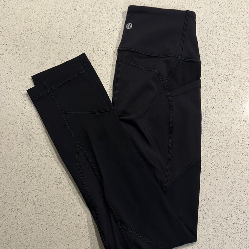 Lululemon All The Right Places Crop sz 2